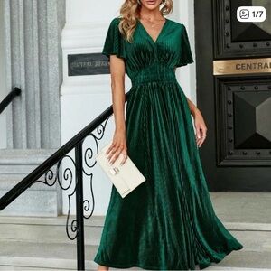 Green V-Neck Butterfly Sleeve Maxi Dress